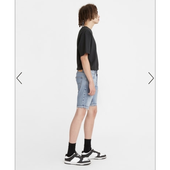 Levi's light blue jeans shorts denim -wolf scratch, size 40/11 - Picture 4 of 16